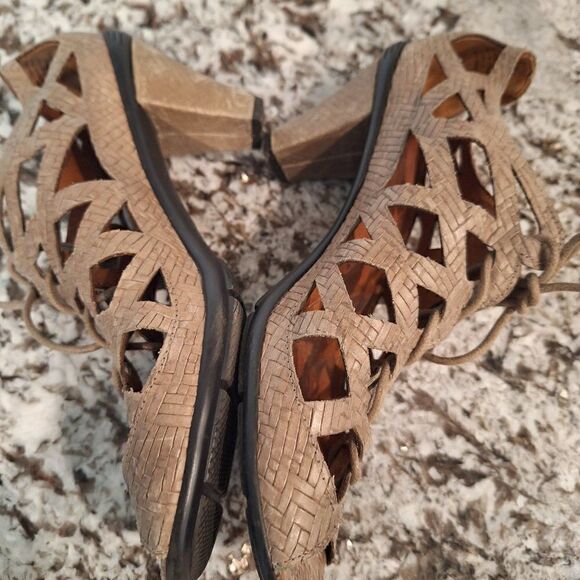 GENTLE SOULS  Leather SANDALS size 7M - Picture 9 of 14